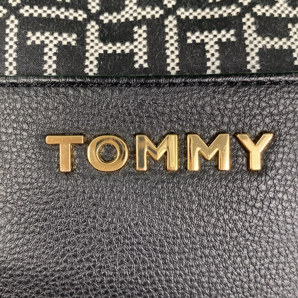 Tommy Hilfiger Black and White Logo Camera Crossbody Bag - Picture 5 of 16